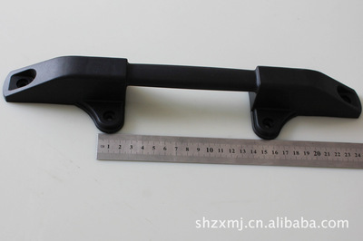 專業(yè)制造商解析 上海拉桿箱底腳的種類、選擇與展欣模具的直供優(yōu)勢(shì)